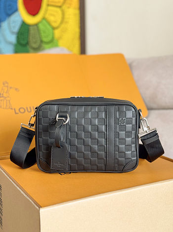 LV Sirius Messenger bag - size: 27 x 18 x 7cm