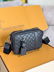 LV Sirius Messenger bag - size: 27 x 18 x 7cm - 5