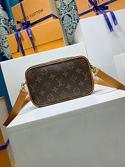 LV Trocadéro Wearable Wallet men Bag - size: 13 x 6.5 x 20cm - 3
