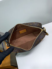 LV Trocadéro Wearable Wallet men Bag - size: 13 x 6.5 x 20cm - 4