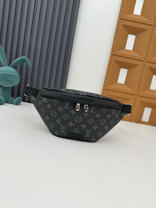 LV Discovery Bumbag PM - size: 44 x 15 x 9cm - 1