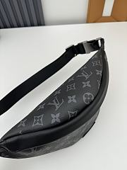 LV Discovery Bumbag PM - size: 44 x 15 x 9cm - 3