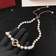 Gucci Interlocking pearl necklace in light gold-toned brass - 4