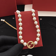 Gucci Interlocking pearl necklace in light gold-toned brass - 3