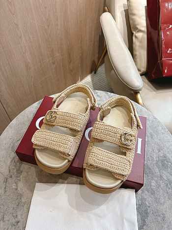 Gucci Women's sandal with Double G Beige