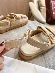 Gucci Women's sandal with Double G Beige - 5
