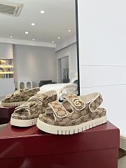 Gucci Women's sandal with Double G - 5