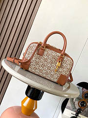 Loewe Amazona 23 Bag Brown Leather - size: 23x10x15cm - 1