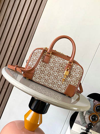 Loewe Amazona 23 Bag Brown Leather - size: 23x10x15cm