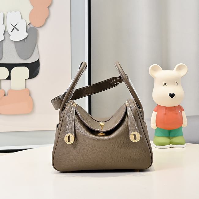Hermes Lindy 26 bag brown - size:  26x18x12cm - 1