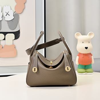 Hermes Lindy 26 bag brown - size:  26x18x12cm