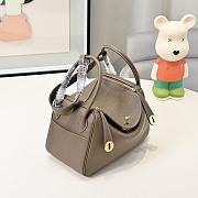 Hermes Lindy 26 bag brown - size:  26x18x12cm - 4