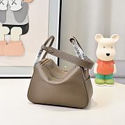 Hermes Lindy 26 bag brown - size:  26x18x12cm - 3
