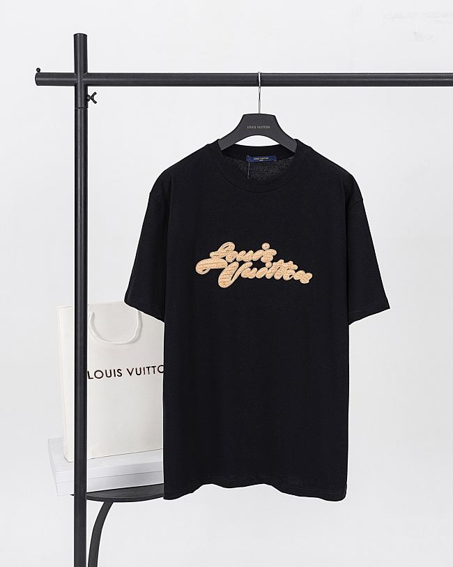 LV Artistic letter logo embroidered short-sleeved T-shirt - 1