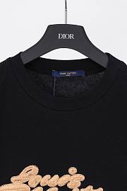 LV Artistic letter logo embroidered short-sleeved T-shirt - 4