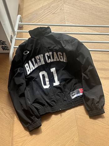 BALENCIAGA BASKETBALL Coat No. 01 