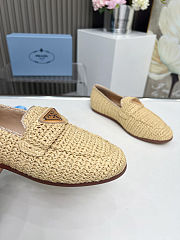 Prada logo-triangle raffia loafers - 4