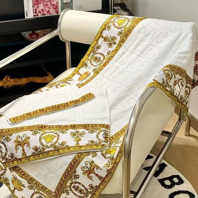 Versace Baroque Beach Towel three-piece set 160x80cm - 1