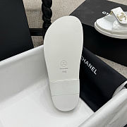 Chanel Dad Sandals high-quality eather with signature quilted detailing white - 5