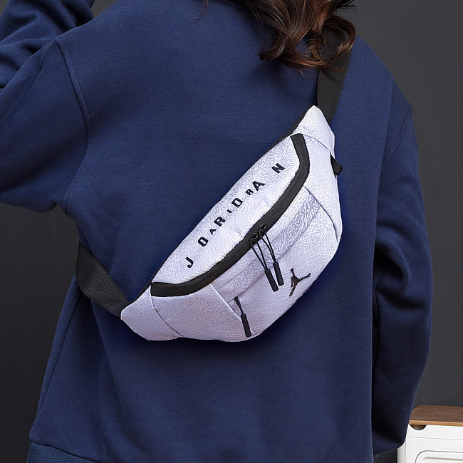 AIR JORDAN Sports crossbody bag with convenient phone holder white - 1