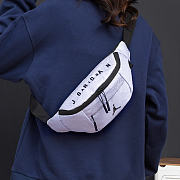 AIR JORDAN Sports crossbody bag with convenient phone holder white - 1