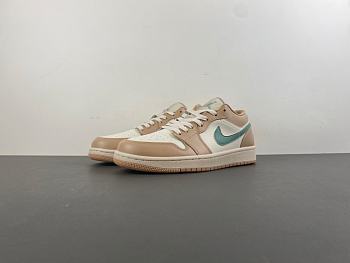 Air Jordan 1 Low ‘Light Brown’ DC0774-130