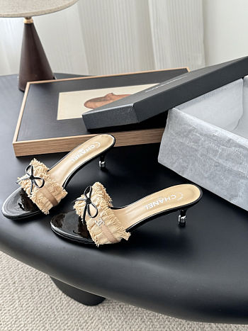 Chanel Ruffled Fabric CC Bow Slide Sandals White/Black