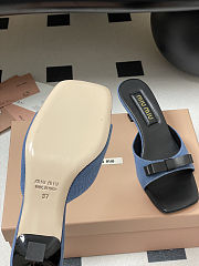 Miumiu minimalist bow-strap kitten heel sand height: 5.5cm - 5