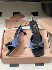 Miumiu minimalist bow-strap kitten heel sand height: 5.5cm - 2