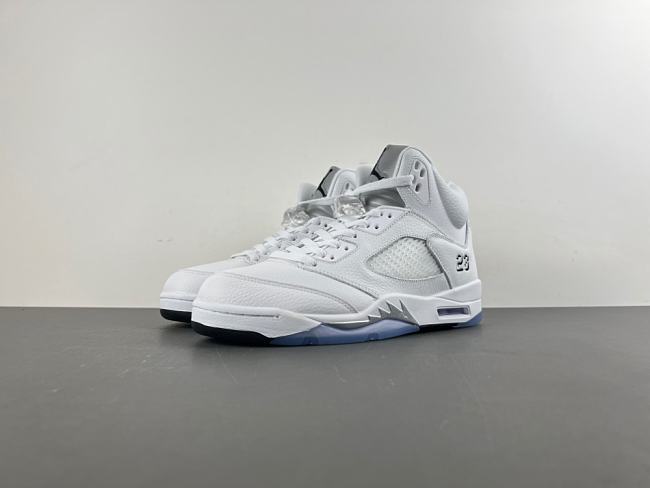 Air Jordan 5 Retro White Metallic 2026 HQ7978-103 - 1