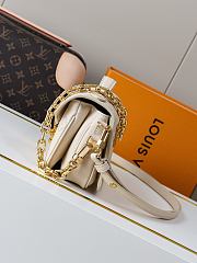 LV Pochette Métis East West Bag in Gray Monogram Empreinte Leather size 21.5 x 13.5 x 6 - 5
