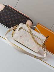 LV Pochette Métis East West Bag in Gray Monogram Empreinte Leather size 21.5 x 13.5 x 6 - 4