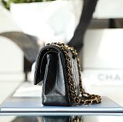 Chanel 1112 classic double flap bag Lambskin Black Gold Hardware - 3