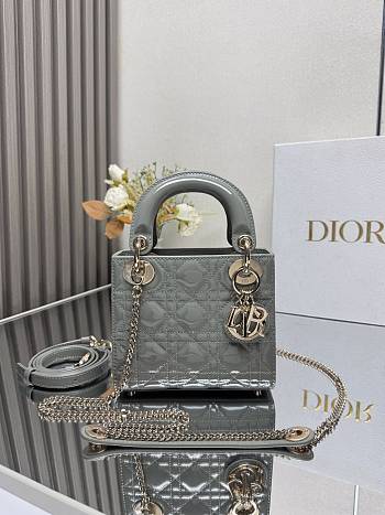 Christian Dior Gray patent lady dior gold size 17x15x7cm