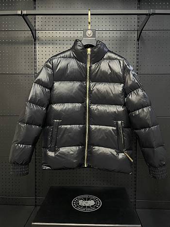 Moose Knuckles Black down jacket