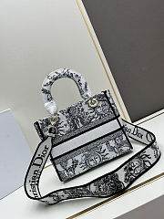Dior Lady D-Lite Medium Bag Black Light gold size 24x20x11cm - 6