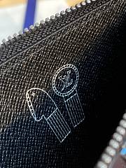 LV Monogram Card Holder Gradient Black Gradient M14261 size 14,5x1x8 cm - 5