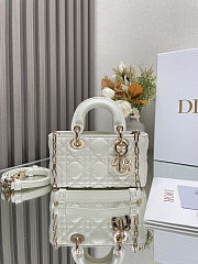 Christian Dior Medium Lady D-Joy Bag White in Chain Size 16x5.5x10cm - 1