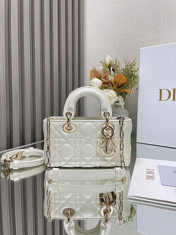 Christian Dior Medium Lady D-Joy Bag White in Chain Size 16x5.5x10cm