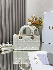Christian Dior Medium Lady D-Joy Bag White in Chain Size 16x5.5x10cm - 5