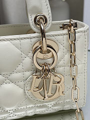 Christian Dior Medium Lady D-Joy Bag White in Chain Size 16x5.5x10cm - 4