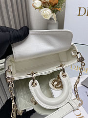 Christian Dior Medium Lady D-Joy Bag White in Chain Size 16x5.5x10cm - 2