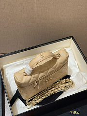 Chanel Caviar Vanity Case in Beige with Gold Hardware Size 20x12cm - 5