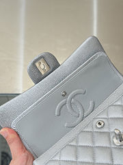Chanel Medium Classic Flap Bag Silver holographic caviar Leather  - 4