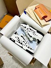 LV Trainer Yayoi Kusama Black White - 3
