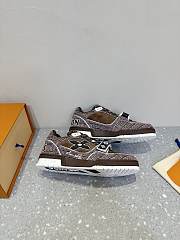 Louis Vuitton trainer sneakers mocha crocodile print - 3