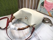 Gucci Diana medium shoulder bag in white leather Size 30 x 23 x 6.5cm - 5