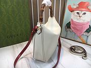 Gucci Diana medium shoulder bag in white leather Size 30 x 23 x 6.5cm - 3