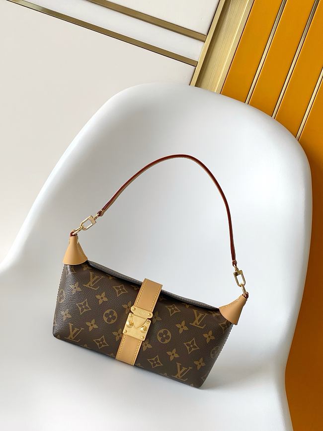 LV Pochette Mia Monogram Wallets and Small Leather Size 14.5x8x22cm - 1