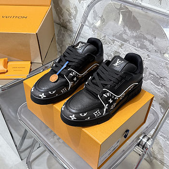 LV Trainer Black 1AHTO8